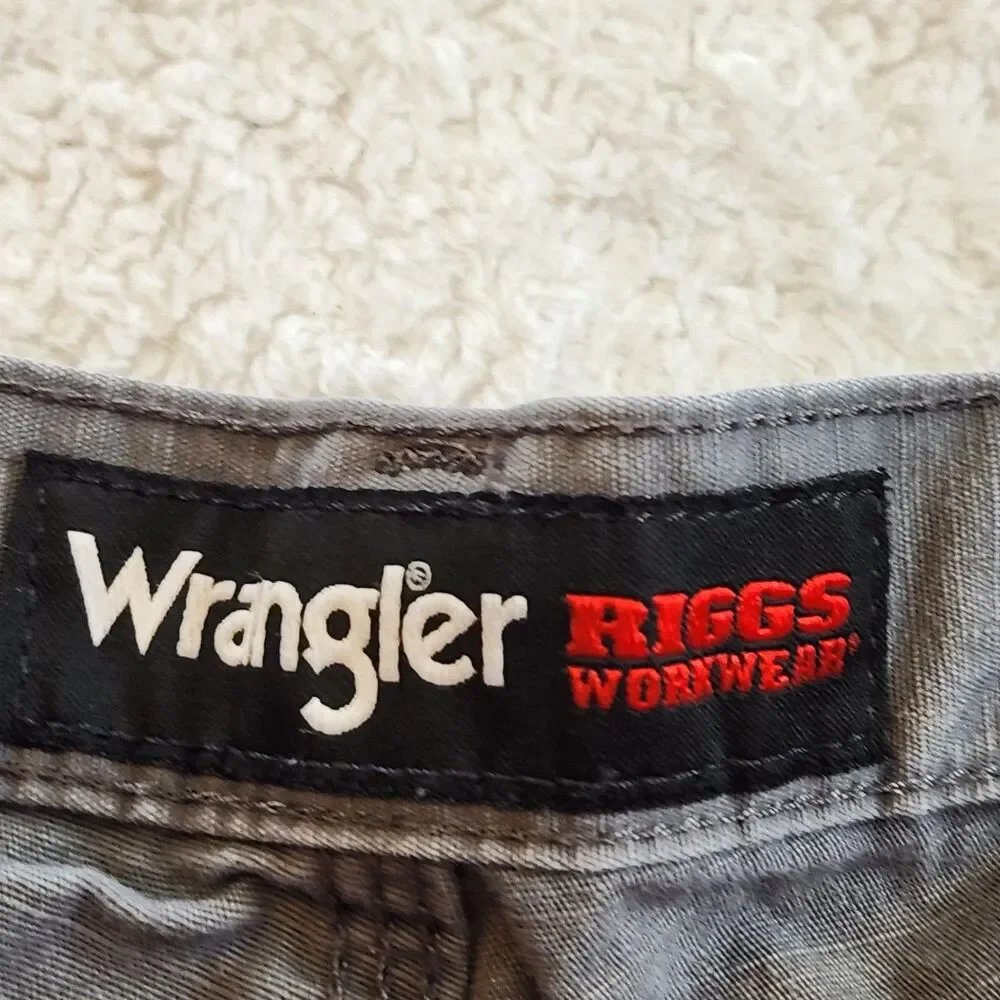 Wrangler RIGGS Mens 40x32 Gray Workwear Ripstop Ranger Cargo Carpenter Pants